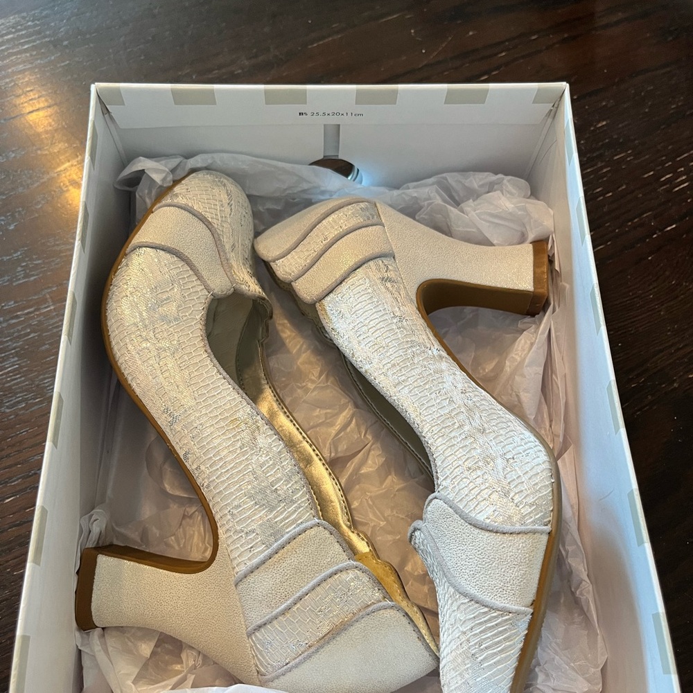 Ruby Shoo - Picture 8 of 8